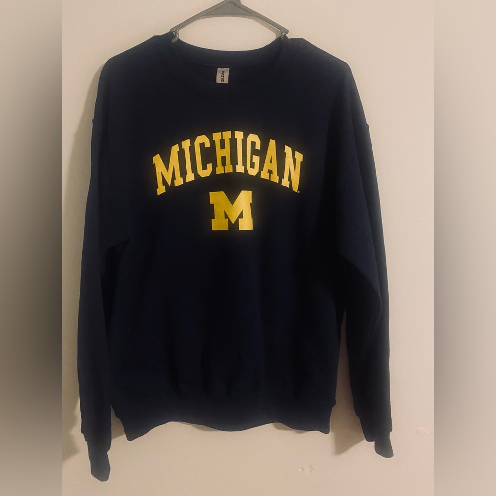 UNIVERSITY OF MICHIGAN SWEATSHIRT
